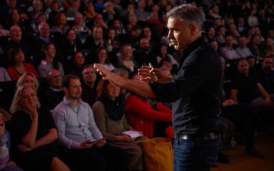 Hannes Taubenböck opened the Science Slam 2025