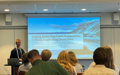 Elio Rauth presents on link between UAS-derived snow depth and vegetation in Svalbard at NSO-GfÖ 2026